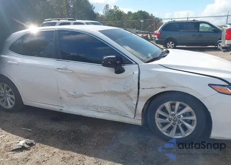 2022 Toyota Camry Le из США, поврежденный, VIN 4T1C11AK7NU626978